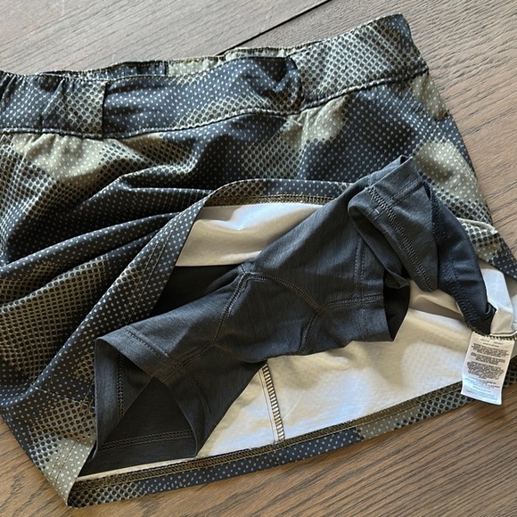 Columbia Women's Pleasant Creek Skort Omni-shield Stone Green Spotted Camo - Picture 6 of 6